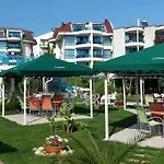 Riviera Complex 6 Отель *