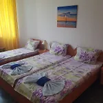 Riviera Complex 6 Отель *