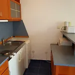 Riviera Complex 6 *