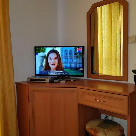 Riviera Complex 6 Hotel *