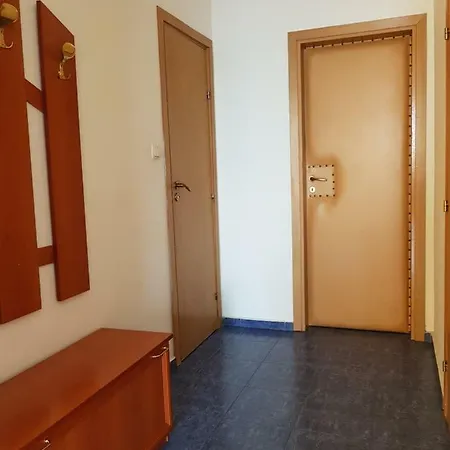 Ξενοδοχείο Riviera Complex 6 *