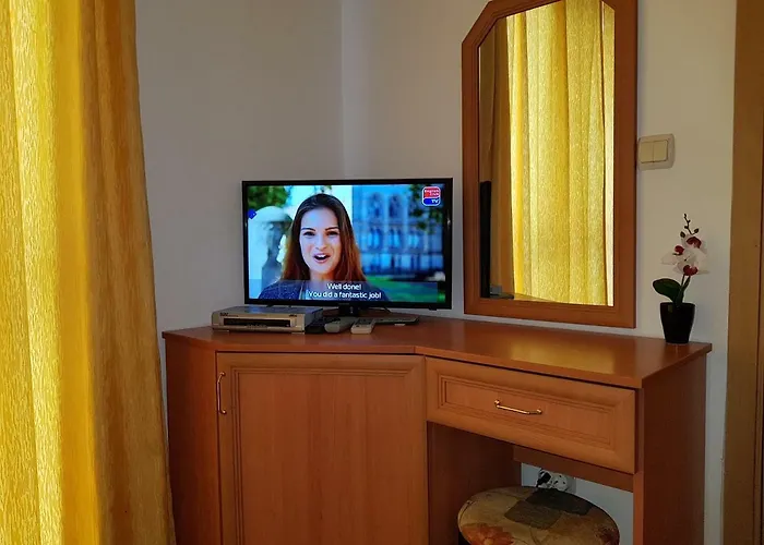 Riviera Complex 6 Otel *